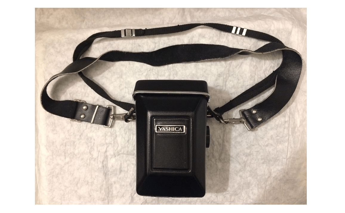Yashica Mat 124 G TLR Twin Lens Reflex Medium Format 120MM Film Camera with 80mm F3.5 Lens (Renewed)