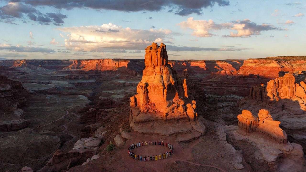 Canyon de Chelly round dance circle symbolizing Tempest reconciliation in wonder rift AZ
