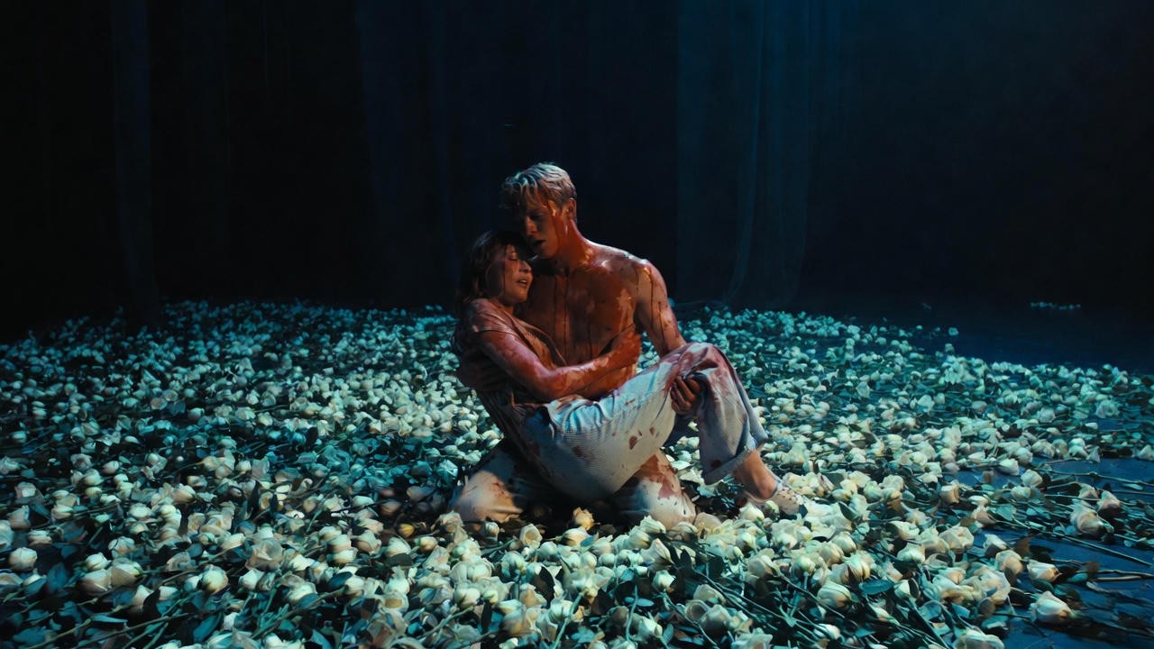 Final tomb scene surrounded by white flowers – Kit Connor and Rachel Zegler in 2024-2025 Broadway Romeo and Juliet