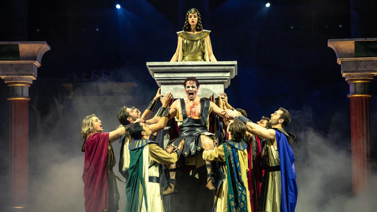 Stage production of Mark Antony's tragic death scene in Shakespeare's Antony and Cleopatra