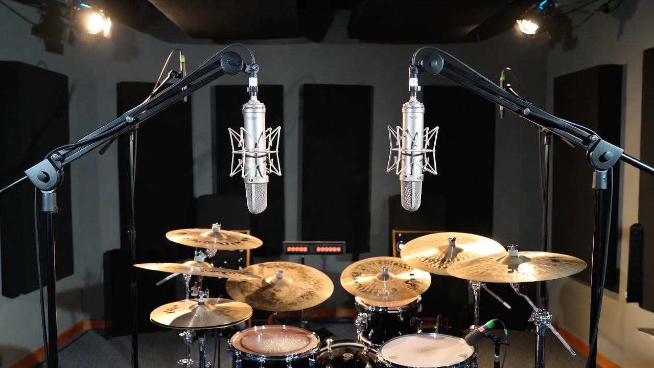 Royer R-121 ribbon microphones as drum overheads for natural kit sound