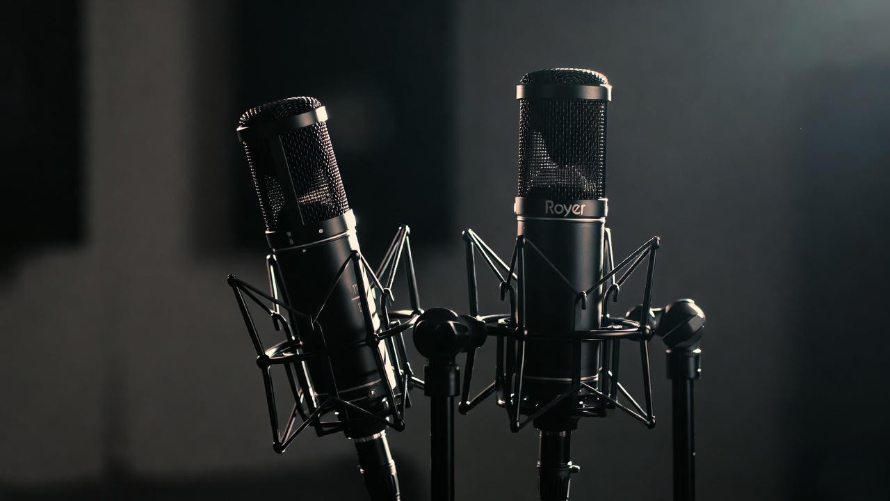 Blumlein stereo pair using two Royer R-121 ribbon microphones for immersive recording