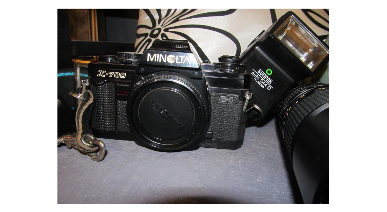 Minolta X-7A 35MM SLR Film Camera Kit AF Zoom Lens MD Mount (Renewed)