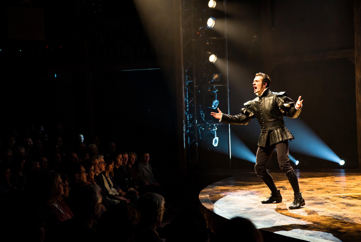 Mercutio in modern stage performance of Romeo and Juliet Queen Mab speech