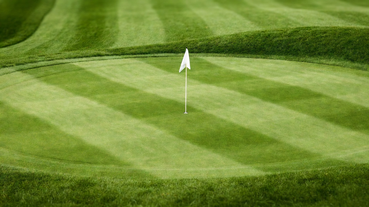 Smooth bent grass putting green with flag at Hamlet Golf Course Indiana