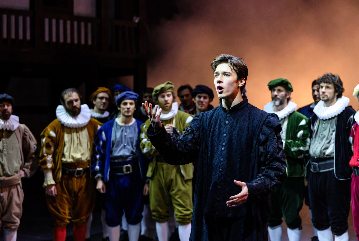 Hamlet giving advice to the players on Shakespearean stage acting technique