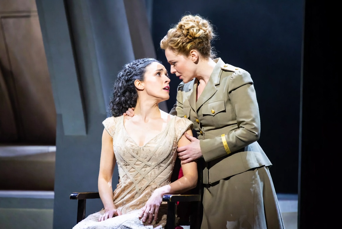 Molly Osborne Desdemona and Kimber Elayne Sprawl Emilia 2025 Othello Broadway Willow Song scene