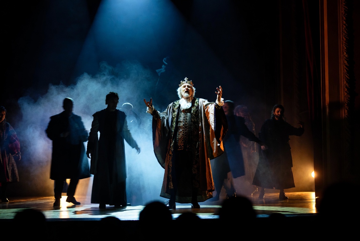 King Lear drama on stage and screen iconic theatrical performance of Shakespeare’s tragedy