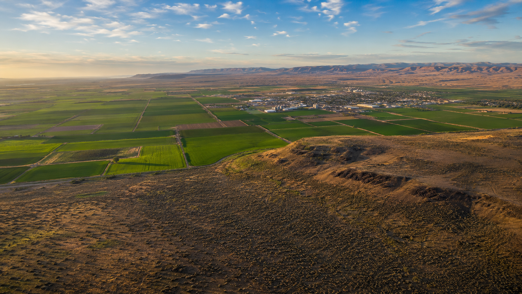 erial view of Othello Washington Columbia Basin showing irrigated farmland and sagebrush plateau