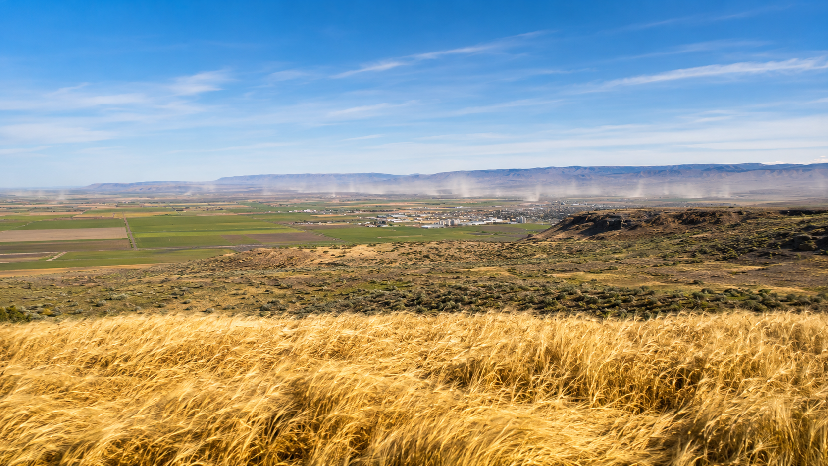 Current spring weather in Othello WA with windy conditions over Columbia Basin farmland
