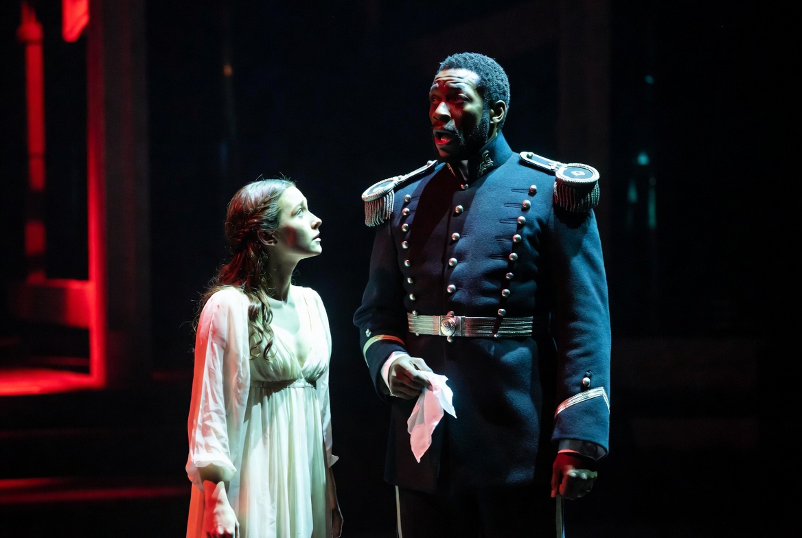 Denzel Washington powerful performance as Othello key emotional scenes