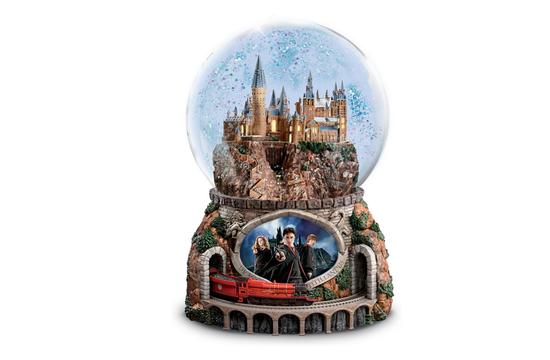 The Bradford Exchange Harry Potter Hogwarts Express Musical Snow Globe, Light-Up Castle, Moving Train with Hedwig's Theme 